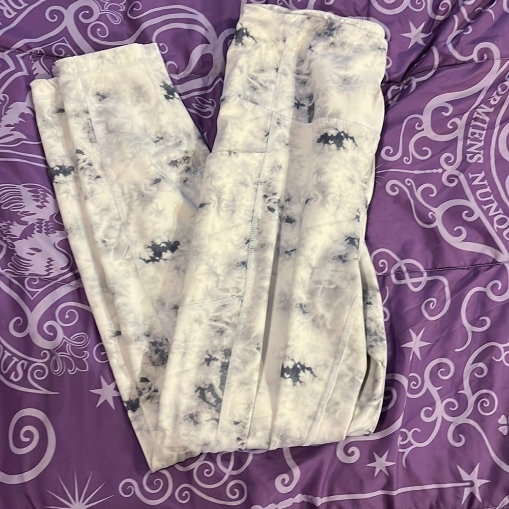 Marble leggings with pockets